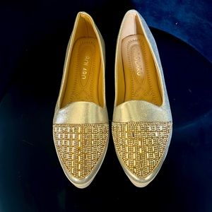 NIB BOLARO size 7 metallic flats